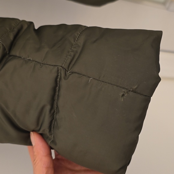 the North Face Women's Olive Puffer Jacket with Faux Fur Trim - Picture 8 of 8